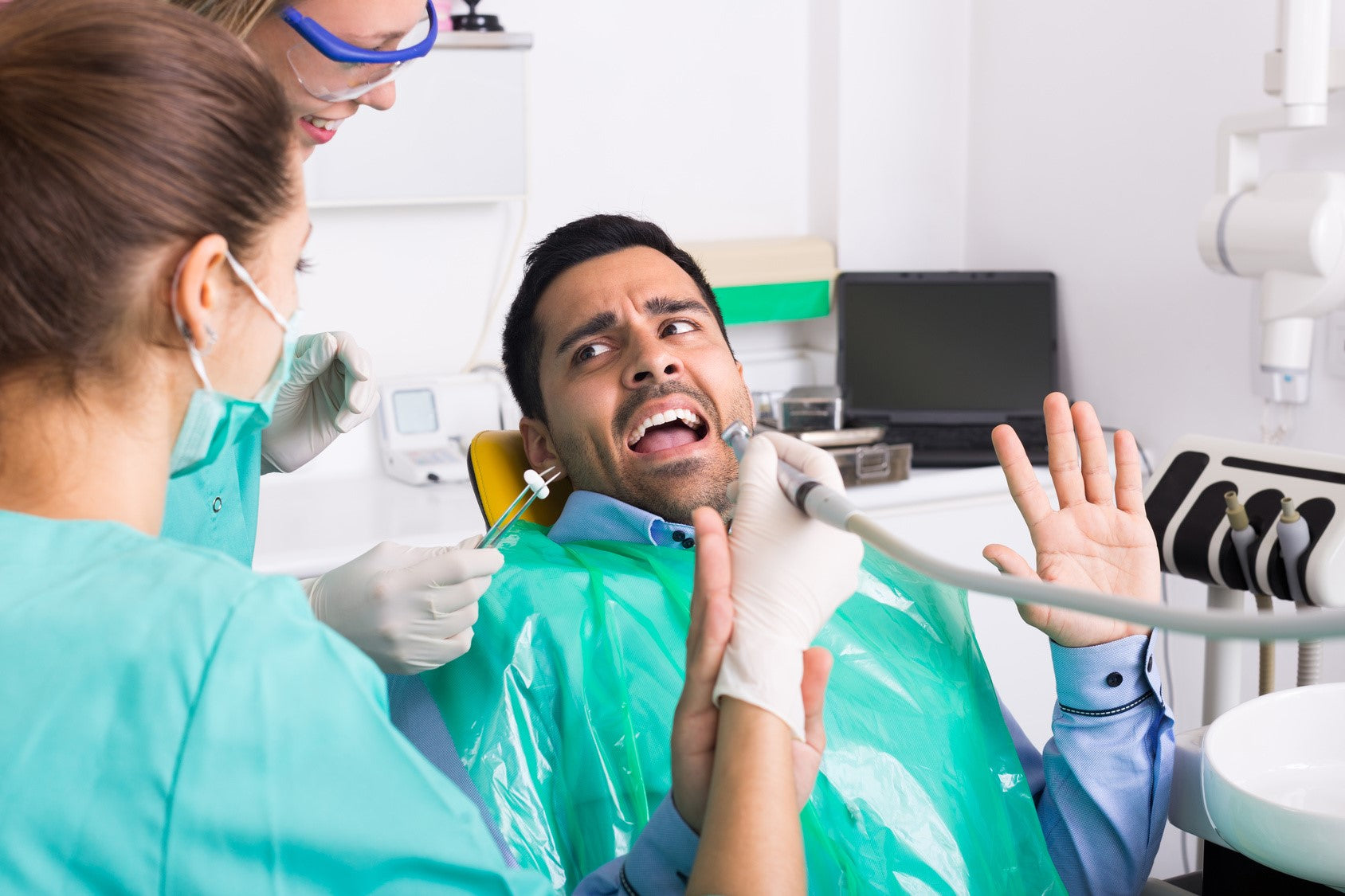 Worst Possible Ways To Distract Patients During A Procedure